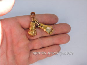 Glove jewellery Golden gloves necklace