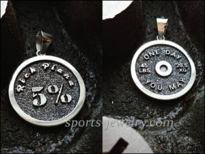 Rich Piana 5% Weight plate necklace