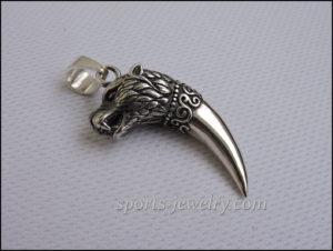 Silver wolf tooth